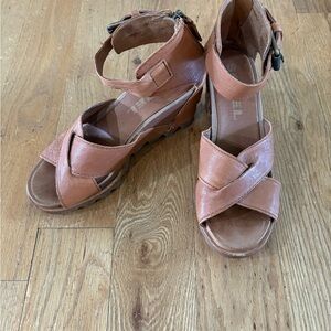 Women's Sorel Tan Sandals